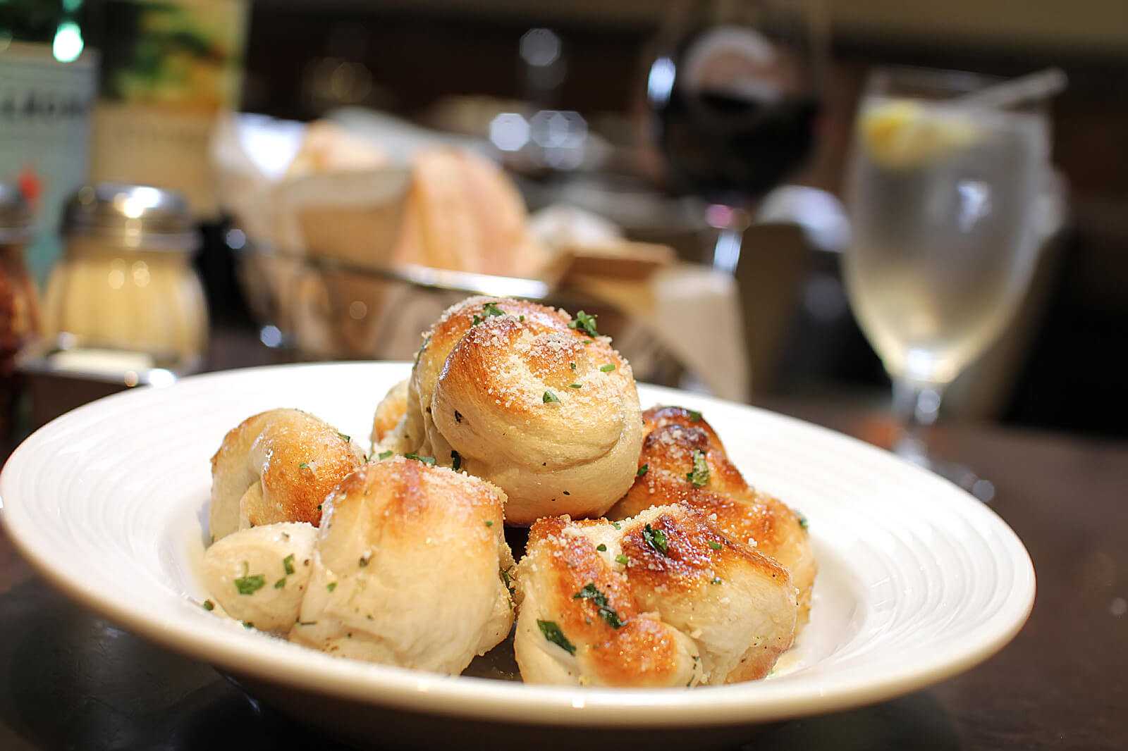 GARLIC KNOTS Gino's Long Beach